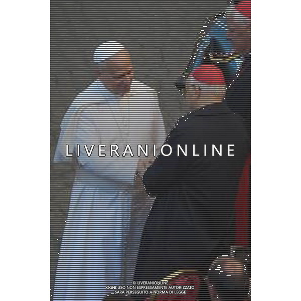 Citta’ del Vaticano 04 Ottobre 2025 Giuramento della Giuramento della Guardia Svizzera Pontificia alla presenza di Sua Santita’ Papa Leone XIV (non accadeva dal 1968 con Paolo VI) nel cortile di San Damaso del Palazzo Apostolico Nella foto: Papa Leone XIV Foto Credit: Andrea Bracaglia- AGENZIA ALDO LIVERANI SAS