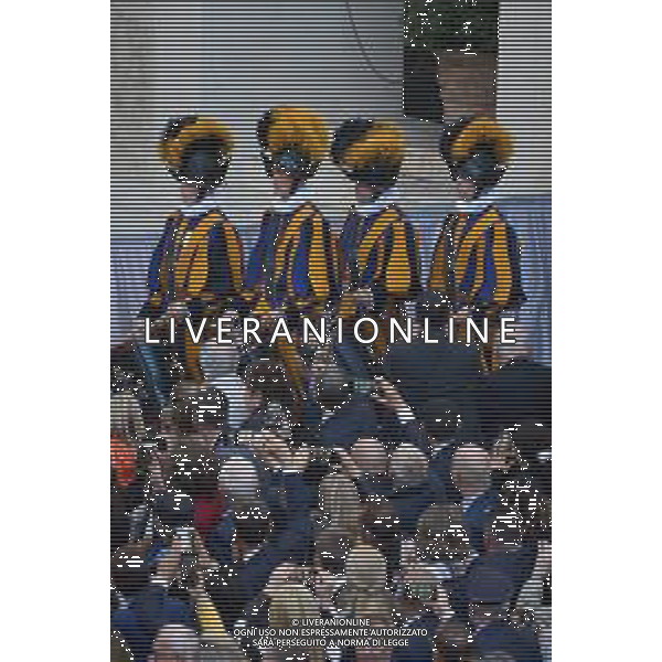 Citta’ del Vaticano 04 Ottobre 2025 Giuramento della Giuramento della Guardia Svizzera Pontificia alla presenza di Sua Santita’ Papa Leone XIV (non accadeva dal 1968 con Paolo VI) nel cortile di San Damaso del Palazzo Apostolico Nella foto: Foto Credit: Andrea Bracaglia- AGENZIA ALDO LIVERANI SAS