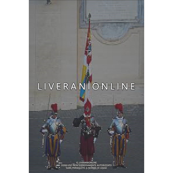 Citta’ del Vaticano 04 Ottobre 2025 Giuramento della Giuramento della Guardia Svizzera Pontificia alla presenza di Sua Santita’ Papa Leone XIV (non accadeva dal 1968 con Paolo VI) nel cortile di San Damaso del Palazzo Apostolico Nella foto: Foto Credit: Andrea Bracaglia- AGENZIA ALDO LIVERANI SAS