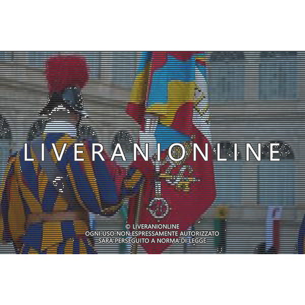 Citta’ del Vaticano 04 Ottobre 2025 Giuramento della Giuramento della Guardia Svizzera Pontificia alla presenza di Sua Santita’ Papa Leone XIV (non accadeva dal 1968 con Paolo VI) nel cortile di San Damaso del Palazzo Apostolico Nella foto: Foto Credit: Andrea Bracaglia- AGENZIA ALDO LIVERANI SAS