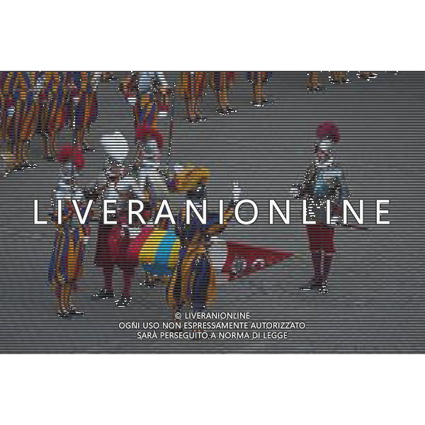 Citta’ del Vaticano 04 Ottobre 2025 Giuramento della Giuramento della Guardia Svizzera Pontificia alla presenza di Sua Santita’ Papa Leone XIV (non accadeva dal 1968 con Paolo VI) nel cortile di San Damaso del Palazzo Apostolico Nella foto: Foto Credit: Andrea Bracaglia- AGENZIA ALDO LIVERANI SAS