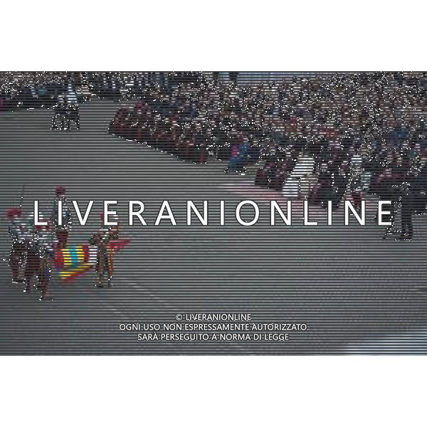 Citta’ del Vaticano 04 Ottobre 2025 Giuramento della Giuramento della Guardia Svizzera Pontificia alla presenza di Sua Santita’ Papa Leone XIV (non accadeva dal 1968 con Paolo VI) nel cortile di San Damaso del Palazzo Apostolico Nella foto: Papa Leone XIV Foto Credit: Andrea Bracaglia- AGENZIA ALDO LIVERANI SAS