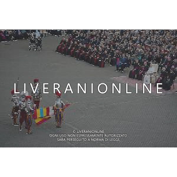 Citta’ del Vaticano 04 Ottobre 2025 Giuramento della Giuramento della Guardia Svizzera Pontificia alla presenza di Sua Santita’ Papa Leone XIV (non accadeva dal 1968 con Paolo VI) nel cortile di San Damaso del Palazzo Apostolico Nella foto: Papa Leone XIV Foto Credit: Andrea Bracaglia- AGENZIA ALDO LIVERANI SAS