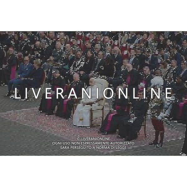 Citta’ del Vaticano 04 Ottobre 2025 Giuramento della Giuramento della Guardia Svizzera Pontificia alla presenza di Sua Santita’ Papa Leone XIV (non accadeva dal 1968 con Paolo VI) nel cortile di San Damaso del Palazzo Apostolico Nella foto: Papa Leone XIV Foto Credit: Andrea Bracaglia- AGENZIA ALDO LIVERANI SAS
