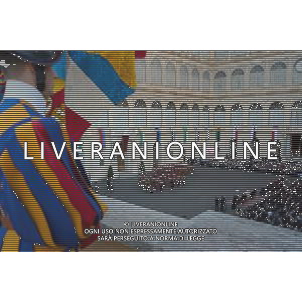 Citta’ del Vaticano 04 Ottobre 2025 Giuramento della Giuramento della Guardia Svizzera Pontificia alla presenza di Sua Santita’ Papa Leone XIV (non accadeva dal 1968 con Paolo VI) nel cortile di San Damaso del Palazzo Apostolico Nella foto: Papa Leone XIV Foto Credit: Andrea Bracaglia- AGENZIA ALDO LIVERANI SAS
