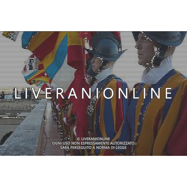 Citta’ del Vaticano 04 Ottobre 2025 Giuramento della Giuramento della Guardia Svizzera Pontificia alla presenza di Sua Santita’ Papa Leone XIV (non accadeva dal 1968 con Paolo VI) nel cortile di San Damaso del Palazzo Apostolico Nella foto: Foto Credit: Andrea Bracaglia- AGENZIA ALDO LIVERANI SAS