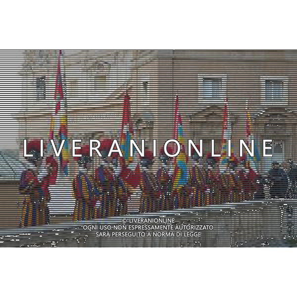 Citta’ del Vaticano 04 Ottobre 2025 Giuramento della Giuramento della Guardia Svizzera Pontificia alla presenza di Sua Santita’ Papa Leone XIV (non accadeva dal 1968 con Paolo VI) nel cortile di San Damaso del Palazzo Apostolico Nella foto: Foto Credit: Andrea Bracaglia- AGENZIA ALDO LIVERANI SAS