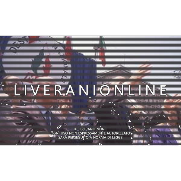 DIAP-RETROSPETTIVA GIORGIO ALMIRANTE POLITICO NELLA FOTO GIORGIO ALMIRANTE IN PIAZZA DUOMO A MILANO NELL\'ANNO 1987 E FRANCO SERVELLO AG ALDO LIVERANI SAS