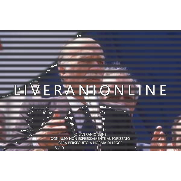DIAP-RETROSPETTIVA GIORGIO ALMIRANTE POLITICO NELLA FOTO GIORGIO ALMIRANTE IN PIAZZA DUOMO A MILANO NELL\'ANNO 1987 AG ALDO LIVERANI SAS
