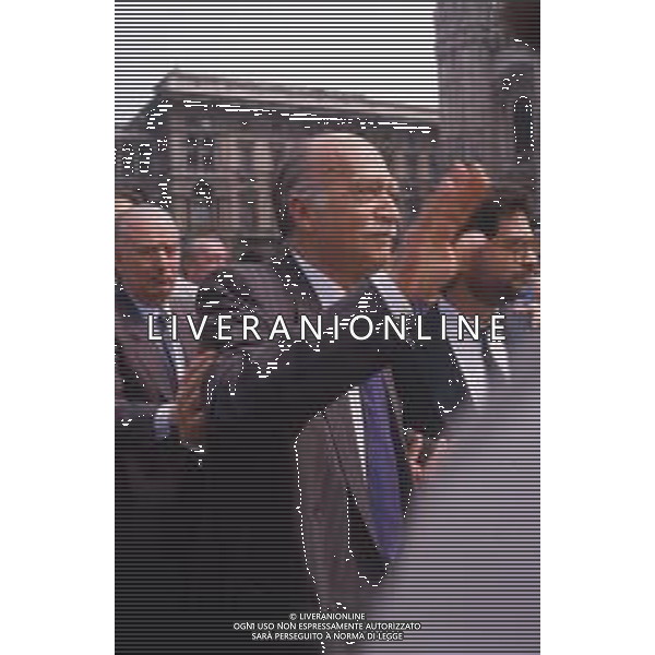 DIAP-RETROSPETTIVA GIORGIO ALMIRANTE POLITICO NELLA FOTO GIORGIO ALMIRANTE IN PIAZZA DUOMO A MILANO NELL\'ANNO 1987 AG ALDO LIVERANI SAS