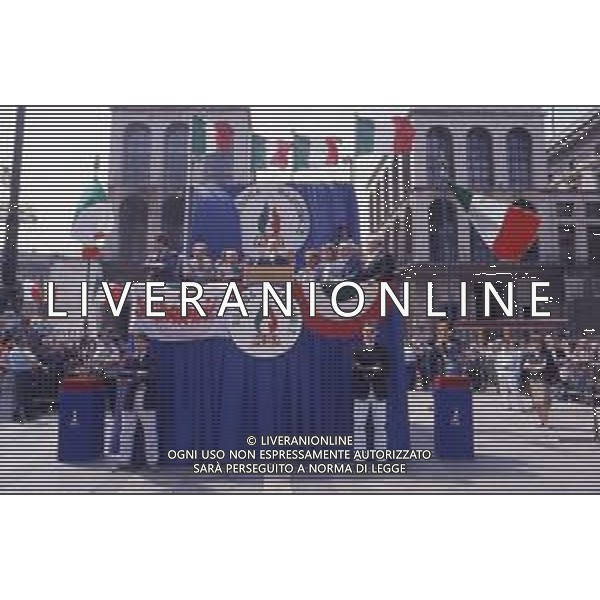 DIAP-RETROSPETTIVA GIORGIO ALMIRANTE POLITICO NELLA FOTO GIORGIO ALMIRANTE IN PIAZZA DUOMO A MILANO NELL\'ANNO 1987 AG ALDO LIVERANI SAS