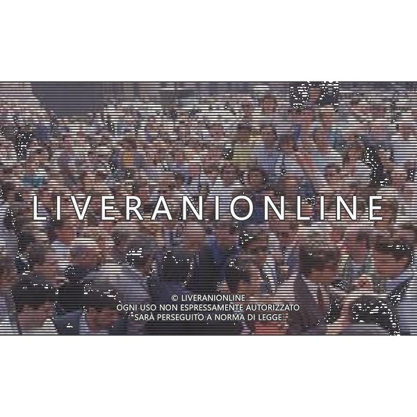 DIAP-RETROSPETTIVA GIORGIO ALMIRANTE POLITICO NELLA FOTO GIORGIO ALMIRANTE IN PIAZZA DUOMO A MILANO NELL\'ANNO 1987 AG ALDO LIVERANI SAS