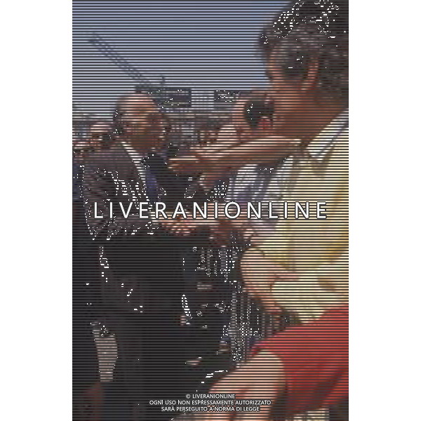 DIAP-RETROSPETTIVA GIORGIO ALMIRANTE POLITICO NELLA FOTO GIORGIO ALMIRANTE IN PIAZZA DUOMO A MILANO NELL\'ANNO 1987 AG ALDO LIVERANI SAS