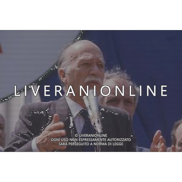 DIAP-RETROSPETTIVA GIORGIO ALMIRANTE POLITICO NELLA FOTO GIORGIO ALMIRANTE IN PIAZZA DUOMO A MILANO NELL\'ANNO 1987 AG ALDO LIVERANI SAS