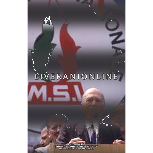 DIAP-RETROSPETTIVA GIORGIO ALMIRANTE POLITICO NELLA FOTO GIORGIO ALMIRANTE IN PIAZZA DUOMO A MILANO NELL\'ANNO 1987 AG ALDO LIVERANI SAS