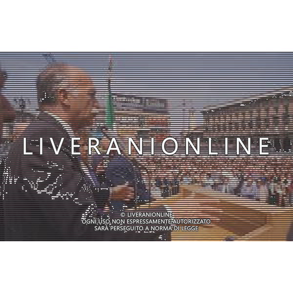 DIAP-RETROSPETTIVA GIORGIO ALMIRANTE POLITICO NELLA FOTO GIORGIO ALMIRANTE IN PIAZZA DUOMO A MILANO NELL\'ANNO 1987 AG ALDO LIVERANI SAS