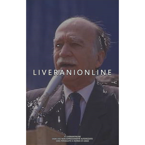 DIAP-RETROSPETTIVA GIORGIO ALMIRANTE POLITICO NELLA FOTO GIORGIO ALMIRANTE IN PIAZZA DUOMO A MILANO NELL\'ANNO 1987 AG ALDO LIVERANI SAS