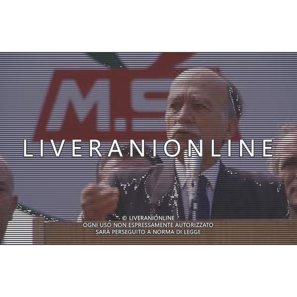 DIAP-RETROSPETTIVA GIORGIO ALMIRANTE POLITICO NELLA FOTO GIORGIO ALMIRANTE IN PIAZZA DUOMO A MILANO NELL\'ANNO 1987 AG ALDO LIVERANI SAS