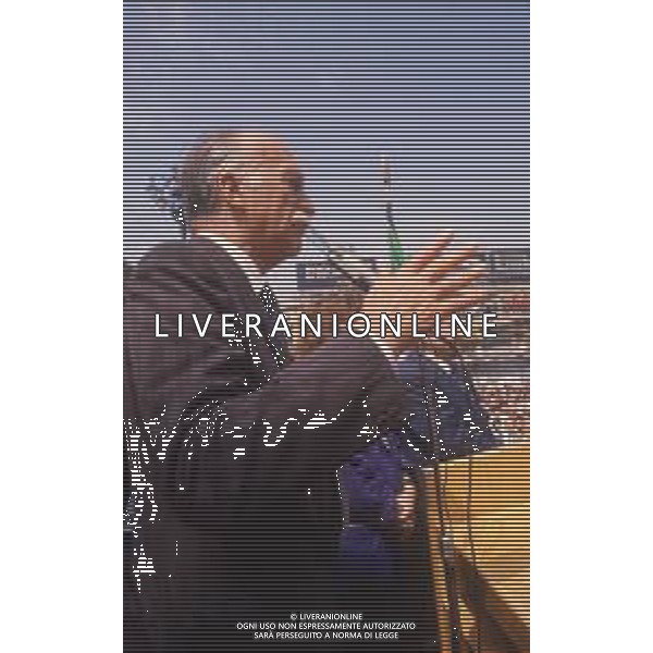 DIAP-RETROSPETTIVA GIORGIO ALMIRANTE POLITICO NELLA FOTO GIORGIO ALMIRANTE IN PIAZZA DUOMO A MILANO NELL\'ANNO 1987 AG ALDO LIVERANI SAS
