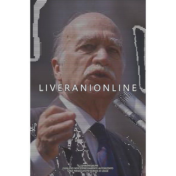 DIAP-RETROSPETTIVA GIORGIO ALMIRANTE POLITICO NELLA FOTO GIORGIO ALMIRANTE IN PIAZZA DUOMO A MILANO NELL\'ANNO 1987 AG ALDO LIVERANI SAS