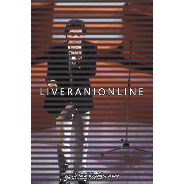 DIAP-RETROSPETTIVA MASSIMO MODUGNO CANTANTE NELLA FOTO MASSIMO MODUGNO A SANREMO NELL\'ANNO 1992 AG ALDO LIVERANI SAS