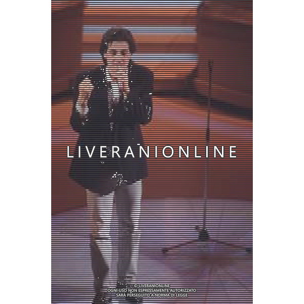DIAP-RETROSPETTIVA MASSIMO MODUGNO CANTANTE NELLA FOTO MASSIMO MODUGNO A SANREMO NELL\'ANNO 1992 AG ALDO LIVERANI SAS