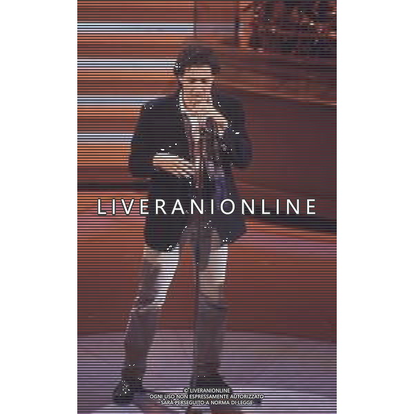 DIAP-RETROSPETTIVA MASSIMO MODUGNO CANTANTE NELLA FOTO MASSIMO MODUGNO A SANREMO NELL\'ANNO 1992 AG ALDO LIVERANI SAS