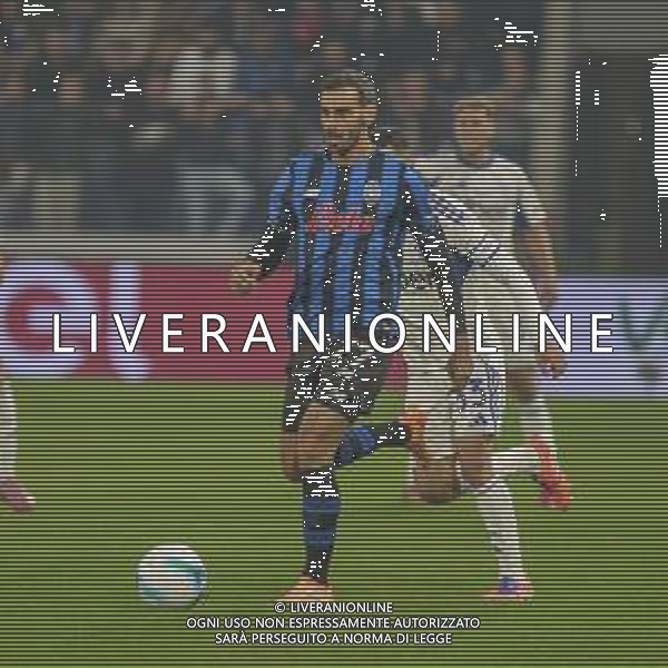 Davide Zappacosta of Atalanta BC play the ball during Atalanta BC vs Como 1907, 6° Serie A Enilive 2025-26 game at New Balance Arena in Bergamo (BG), Italy, on October 04, 2025. (Photo by Davide Casentini) AG ALDO LIVERANI SAS