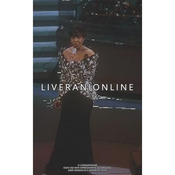 DIAP-RETROSPETTIVA NATALIE COLE CANTANTE NELLA FOTO NATALIE COLE A SANREMO NELL\'ANNO 1992 AG ALDO LIVERANI SAS