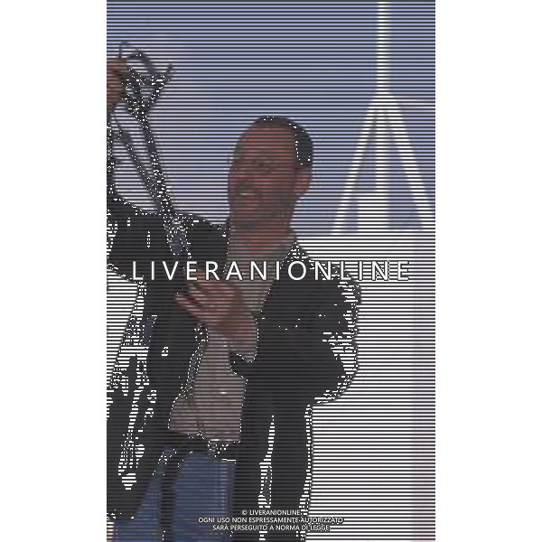 DIA-RETROSPETTIVA JEAN RENO ATTORE NELLA FOTO JEAN RENO A CANNES NELL\'ANNO 1998 AG ALDO LIVERANI SAS
