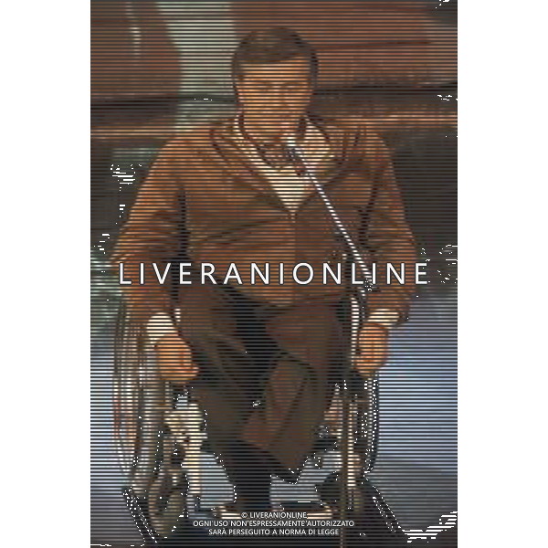 DIAP-RETROSPETTIVA PIERANGELO BERTOLI CANTANTE NELLA FOTO PIERANGELO BERTOLI A SANREMO NELL\'ANNO 1991 AG ALDO LIVERANI SAS