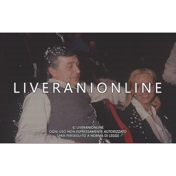 DIAP-RETROSPETTIVA PIERANGELO BERTOLI CANTANTE NELLA FOTO PIERANGELO BERTOLI A SANREMO NELL\'ANNO 1991 CON LA MOGLIE BRUNA PATACCINI AG ALDO LIVERANI SAS