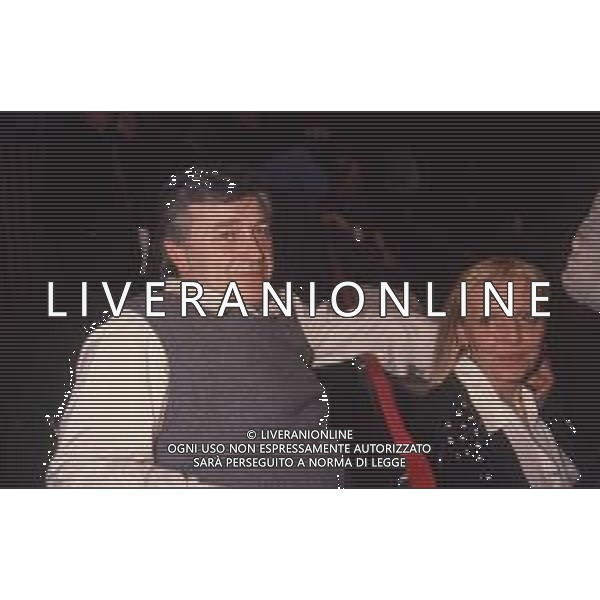 DIAP-RETROSPETTIVA PIERANGELO BERTOLI CANTANTE NELLA FOTO PIERANGELO BERTOLI A SANREMO NELL\'ANNO 1991 CON LA MOGLIE BRUNA PATACCINI AG ALDO LIVERANI SAS
