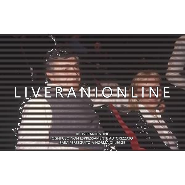 DIAP-RETROSPETTIVA PIERANGELO BERTOLI CANTANTE NELLA FOTO PIERANGELO BERTOLI A SANREMO NELL\'ANNO 1991 CON LA MOGLIE BRUNA PATACCINI AG ALDO LIVERANI SAS