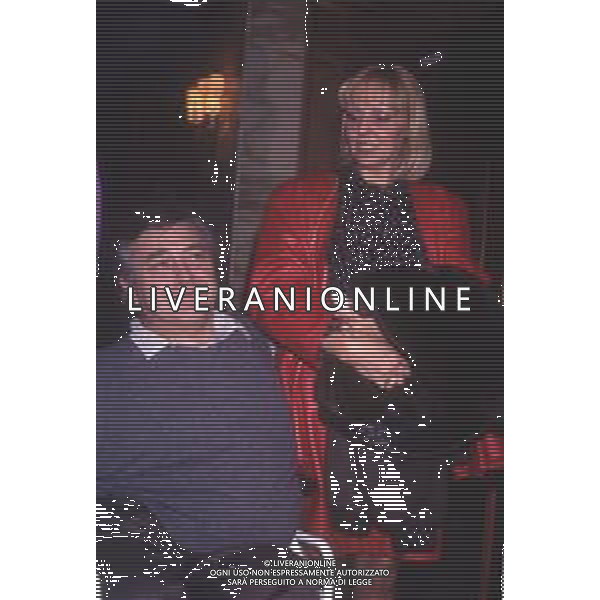 DIAP-RETROSPETTIVA PIERANGELO BERTOLI CANTANTE NELLA FOTO PIERANGELO BERTOLI A SANREMO NELL\'ANNO 1991 CON LA MOGLIE BRUNA PATACCINI AG ALDO LIVERANI SAS