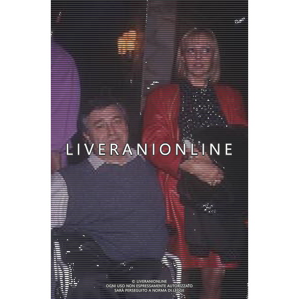 DIAP-RETROSPETTIVA PIERANGELO BERTOLI CANTANTE NELLA FOTO PIERANGELO BERTOLI A SANREMO NELL\'ANNO 1991 CON LA MOGLIE BRUNA PATACCINI AG ALDO LIVERANI SAS