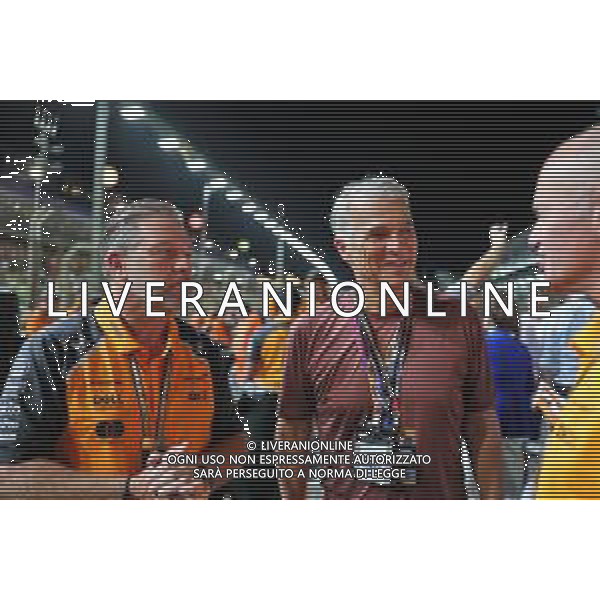 (L to R): Zak Brown (USA) McLaren Executive Director with Sergifo Ermotti (SUI) UBS CEO on the grid. 05.10.2025. Formula 1 World Championship, Rd 18, Singapore Grand Prix, Marina Bay Street Circuit, Singapore, Race Day. - www.xpbimages.com, EMail: requests@xpbimages.com © Copyright: Moy / XPB Images