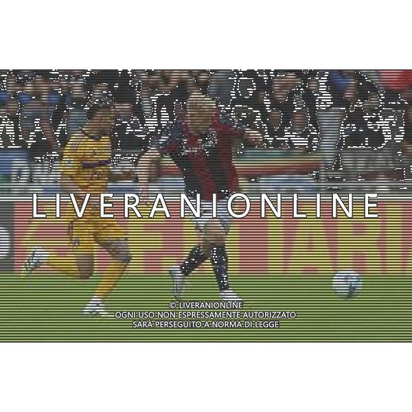Jens Odgaard of Bologna FC battle for the ball with Marius Marin of Pisa SC during Bologna BFC vs Pisa SC, 6° Serie A Enilive 2025-26 game at Renato Dall\'Ara stadium in Bologna (BO), Italy, on October 05, 2025. (Photo by Davide Casentini) AG ALDO LIVERANI SAS