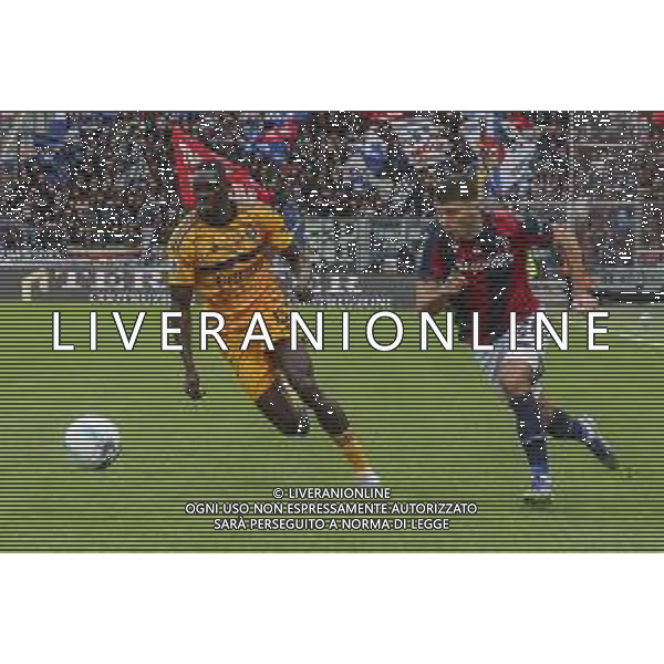 Nicolò Cambiaghi of Bologna FC competes for the ball with Idrissa Tourè of Pisa SC during Bologna BFC vs Pisa SC, 6° Serie A Enilive 2025-26 game at Renato Dall\'Ara stadium in Bologna (BO), Italy, on October 05, 2025. (Photo by Davide Casentini) AG ALDO LIVERANI SAS