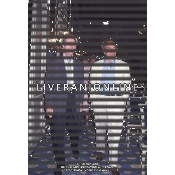 DIAP-RETROSPETTIVA DON AMECHE ATTORE NELLA FOTO DON AMECHE A CAMPIONE D\'ITALIA NELL\'ANNO 1990 CON BEN GAZZARA AG ALDO LIVERANI SAS