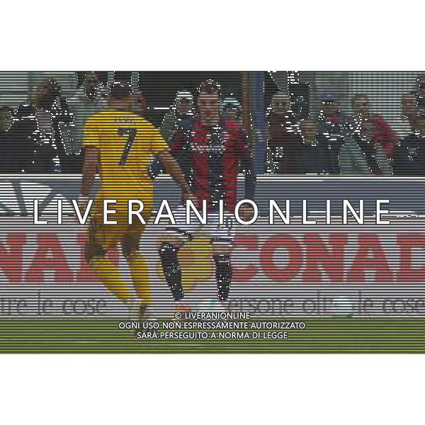 Nadir Zortea of Bologna FC play the ball during Bologna BFC vs Pisa SC, 6° Serie A Enilive 2025-26 game at Renato Dall\'Ara stadium in Bologna (BO), Italy, on October 05, 2025. (Photo by Davide Casentini) AG ALDO LIVERANI SAS