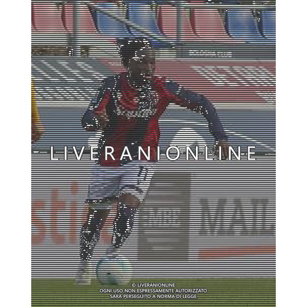 Jonathan Rowe of Bologna FC play the ball during Bologna BFC vs Pisa SC, 6° Serie A Enilive 2025-26 game at Renato Dall\'Ara stadium in Bologna (BO), Italy, on October 05, 2025. (Photo by Davide Casentini) AG ALDO LIVERANI SAS