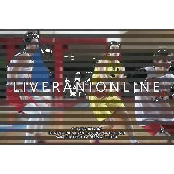 IMOLA 23 08 2025 PARTITA AMICHEVOLE A PORTE CHIUSE PER TUTTI TRA UP ANDREA COSTA BASKET -VIRTUS IMOLA NELLA FOTO MATTIA MELCHIORRI VIRTUS IMOLA,FOTO SCATTATA DALLA VETRATA DELLA PORTA D\'INGRESSO DELLA PALESTRA ©SANNA - AGENZIA ALDO LIVERANI SAS