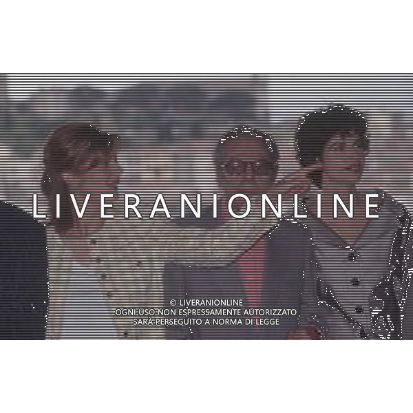 DIAP-RETROSPETTIVA CHIARA MASTROIANNI ATTRICE NELLA FOTO CHIARA MASTROIANNI CON IL PADRE MARCELLO E FANNY ARDANT A CANNES NELL\'ANNO 1996 AG ALDO LIVERANI SAS
