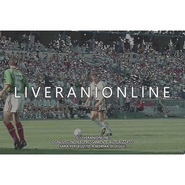 NEG-RETROSPETTIVA ANDREAS MOLLER CALCIATORE NELLA FOTO ANDREAS MOLLER CON LA MAGLIA DELLA NAZIONALE TEDESCA NELL\'ANNO 1998 AG ALDO LIVERANI SAS