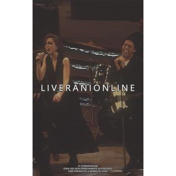 DIAP-RETROSPETTIVA COMPLESSO MUSICALE DEI MATIA BAZAR NELLA FOTO IL COMPLESSO MUSICALE DEI MATIA BAZAR A SANREMO NELL\'ANNO 1992 CON LAURA VALENTE AG ALDO LIVERANI SAS