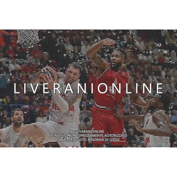 TVRG Olimpia Milano vs Monaco nella foto Daniel Theis (Monaco) e Devin Booker (Olimpia Milano) Assago (MI) 09-10-2025 Unipol Forum EA7 Emporio Armani Olimpia Milano vs Monaco Turkish Airlines EuroLeague 3a giornata regular season foto Roberto Garavaglia/Agenzia Aldo Liverani sas