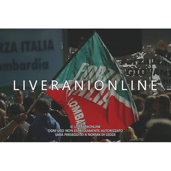 MILANO MAZDA PALACE APERTURA CAMPAGNIA ELETTORALE DI FORZA ITALIA NELLA FOTO BANDIERE FORZA ITALIA FOTO MARIO ROMANO-AGENZIA ALDO LIVERANI