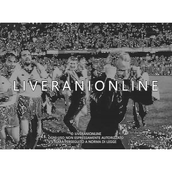 L\'esultanza di Giovanni Trapattoni Allenatore Juventus nella finale della Coppa delle Coppe contro il Porto con Marco Tardelli e Antonio Cabrini nel 1984 ph archivio Ag. Aldo Liverani Retrospettiva