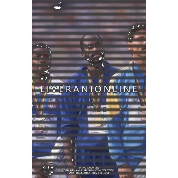 DIAP-RETROSPETTIVA EDWIN MOSES ATLETA NELLA FOTO EDWIN MOSES A ROMA AI MONIALI DI ATLETICA NELL\'ANNO 1987 AG ALDO LIVERANI SAS